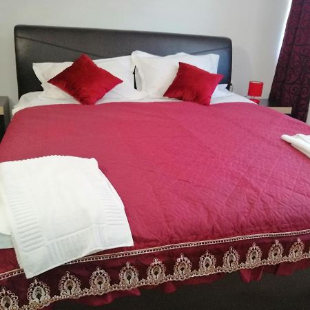 Casa Gabi'S Hotel Orsova Luaran gambar