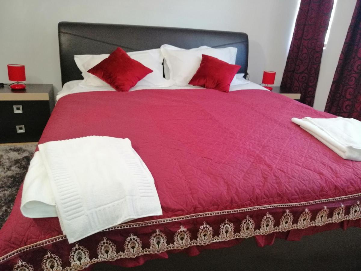 Casa Gabi'S Hotel Orsova Luaran gambar