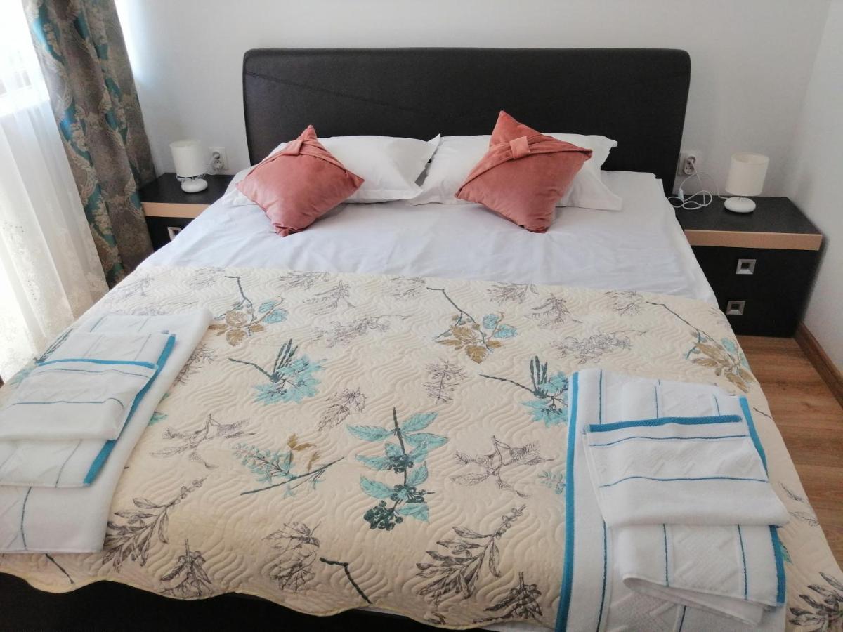 Casa Gabi'S Hotel Orsova Luaran gambar